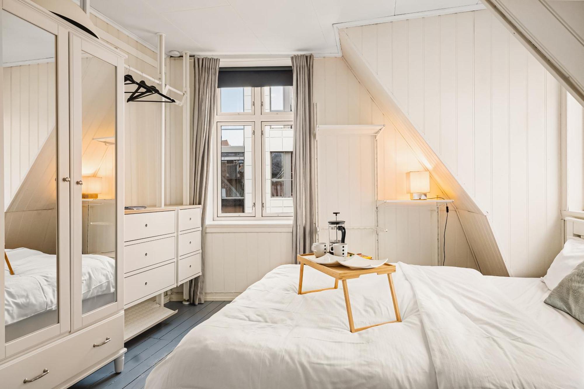 Апартаменти Live In Historic Building - View To Bryggen Берген Екстер'єр фото