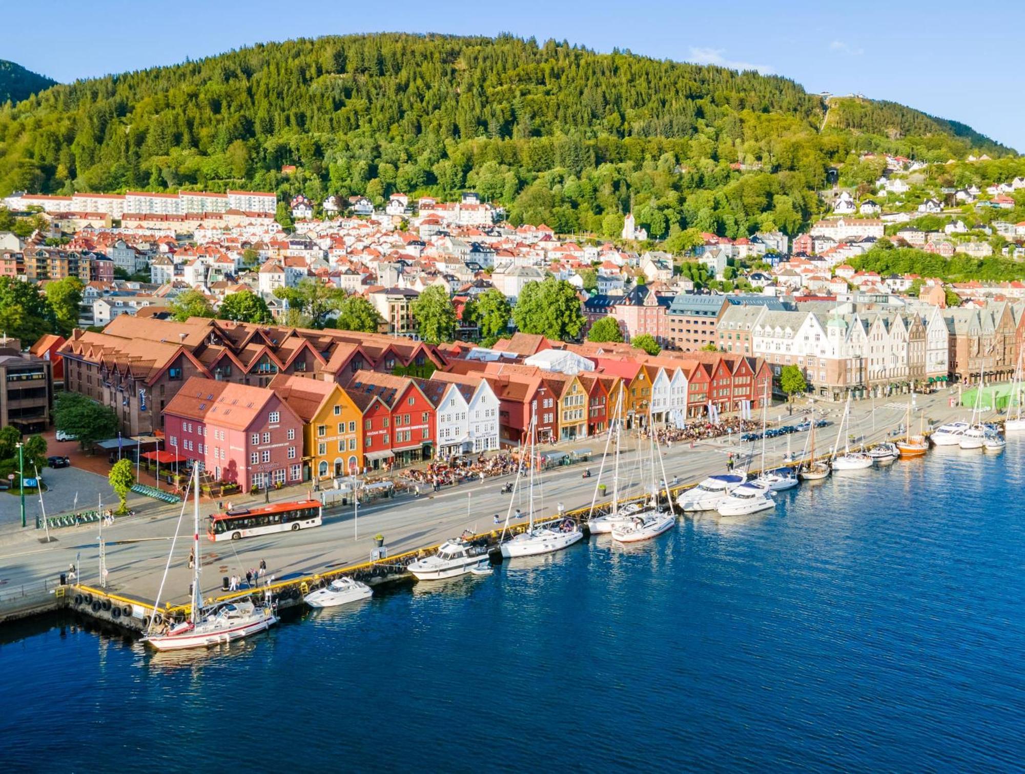 Апартаменти Live In Historic Building - View To Bryggen Берген Екстер'єр фото